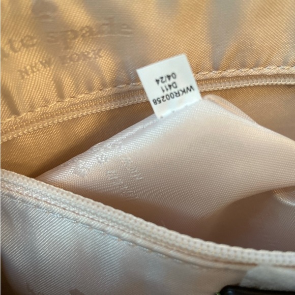 ReservedKate spade Monica pebbled leather crossbody bag excellent condition NWOT - Picture 7 of 7